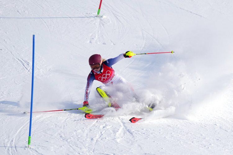 Mikaela Shiffrin's 2nd Olympic race also ends early